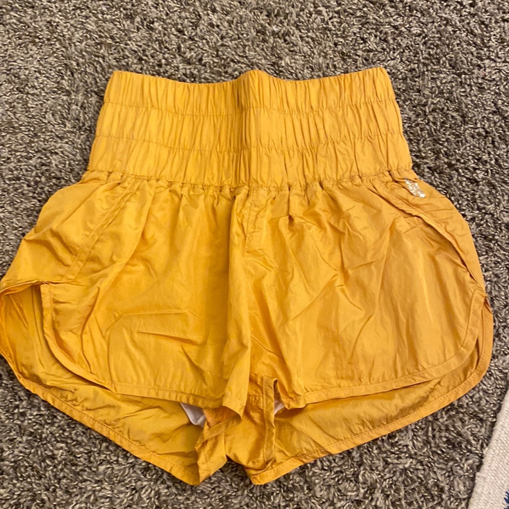 Barely worn free people The Way Home shorts! Size XS- perfect condition!